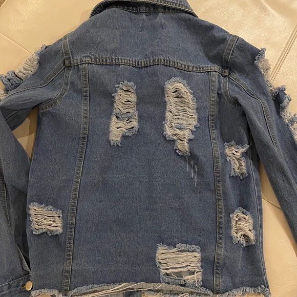 Distressed jean jacket - Picture 5 of 5
